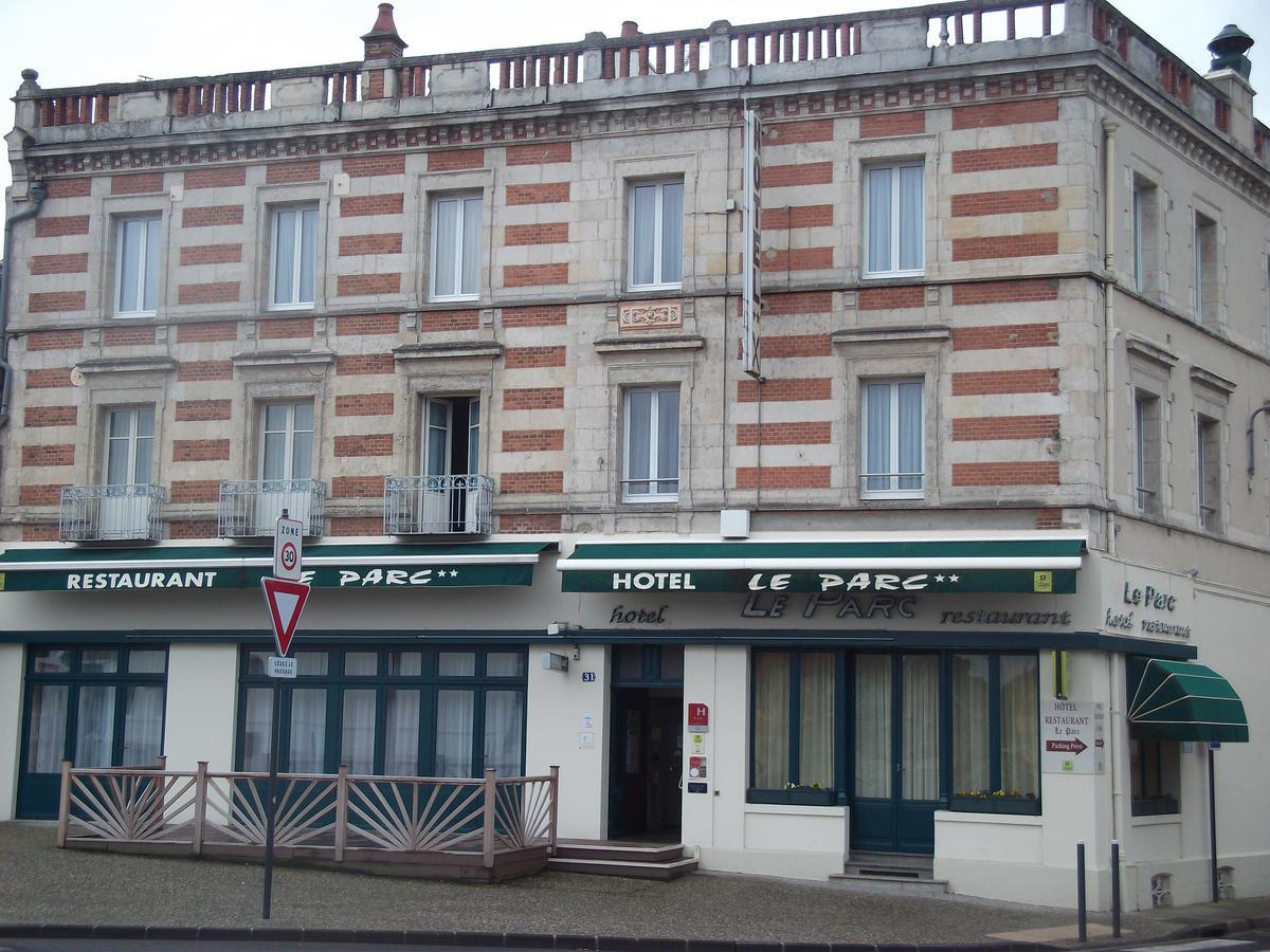 Hotel Restaurant Le Parc Moulins  Bagian luar foto