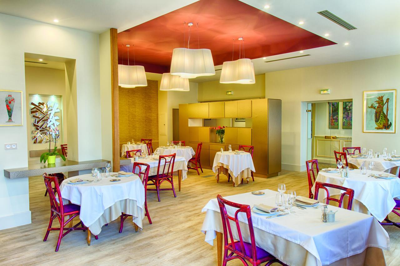 Hotel Restaurant Le Parc Moulins  Bagian luar foto