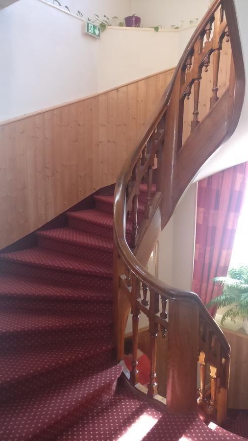 Hotel Restaurant Le Parc Moulins  Bagian luar foto