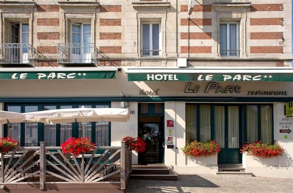 Hotel Restaurant Le Parc Moulins  Bagian luar foto